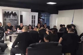 陈佩斯,这位家喻户晓的喜剧演员,近年来却因为替人要账的事情引起了广泛关注。这背后,究竟隐藏着怎样的故事呢?今天,我们就来聊聊陈佩斯替人要账的那些事儿。 陈佩斯,这位家喻户晓的喜剧演员,近年来却因为替人要账的事情引起了广泛关注。这背后,究竟隐藏着怎样的故事呢?今天,我们就来聊聊陈佩斯替人要账的那些事儿。